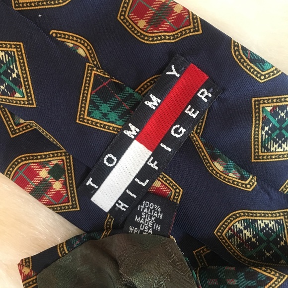 Tommy Hilfiger Italian Silk Shield Tie - Picture 2 of 6